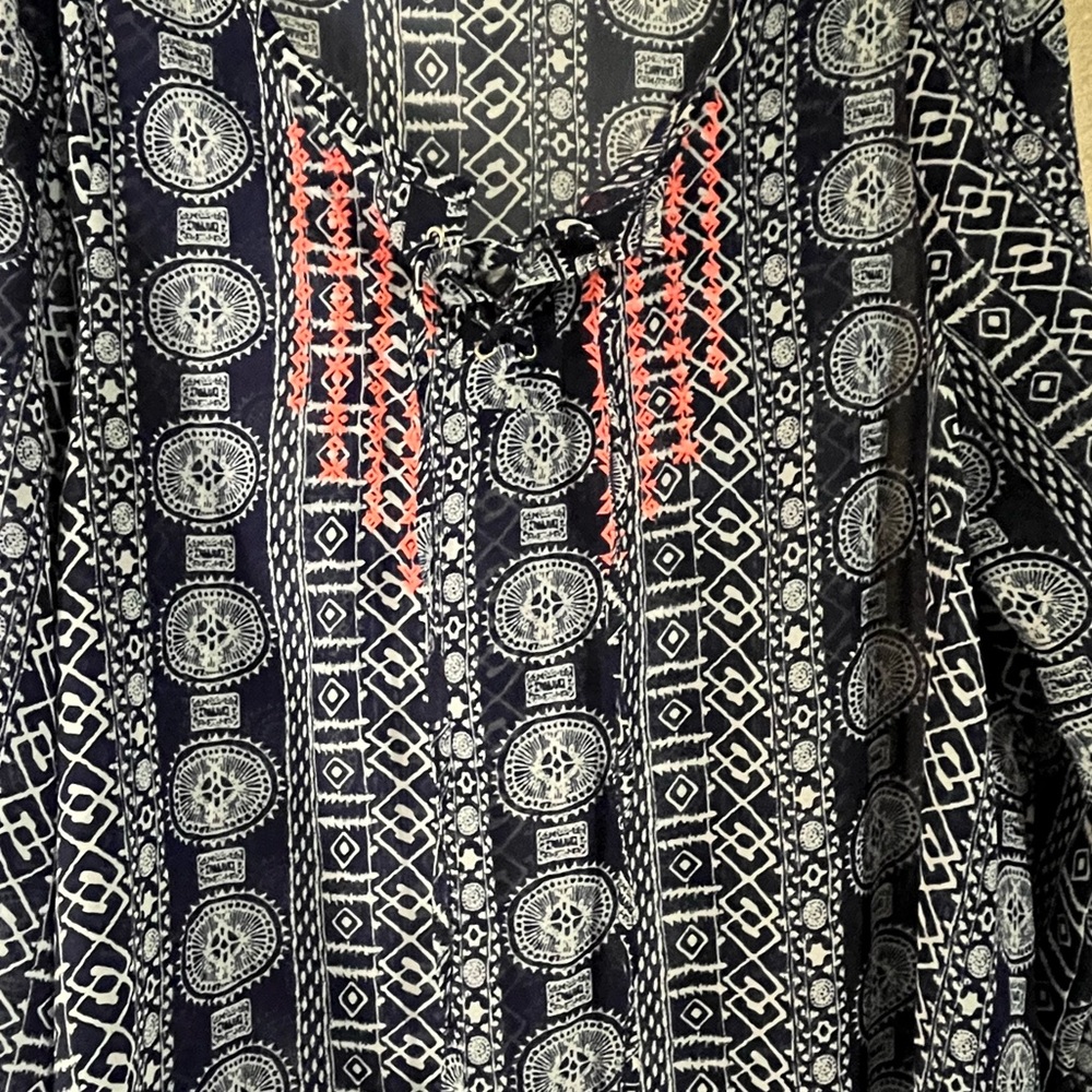 KORI • Navy Blue & White Aztec Design Long Sleeve - Picture 4 of 14